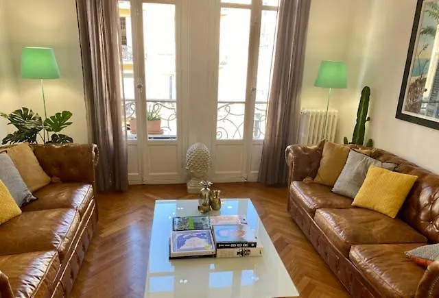 Appartement Au Centre De Nice
